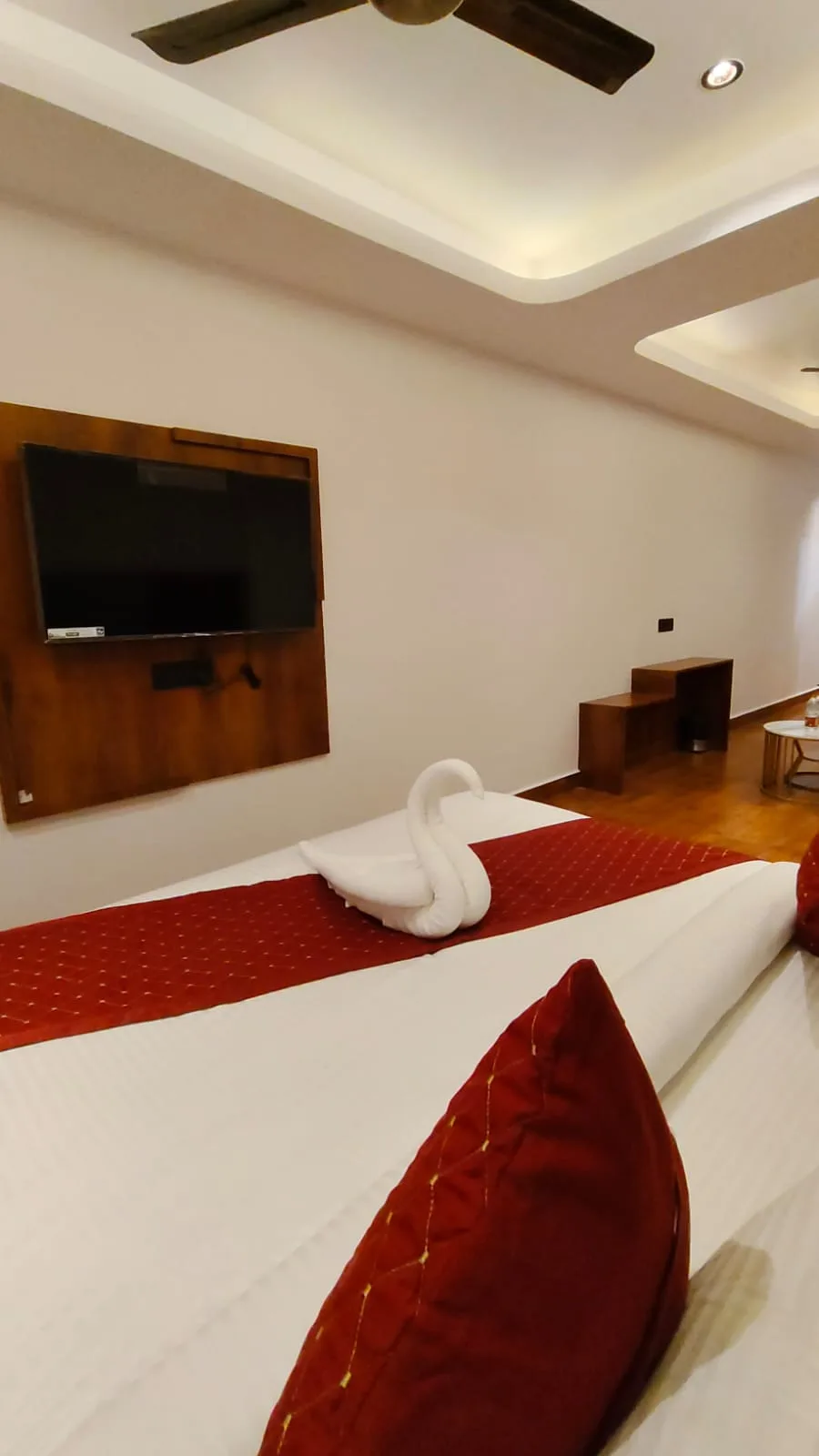 Deluxe room bed